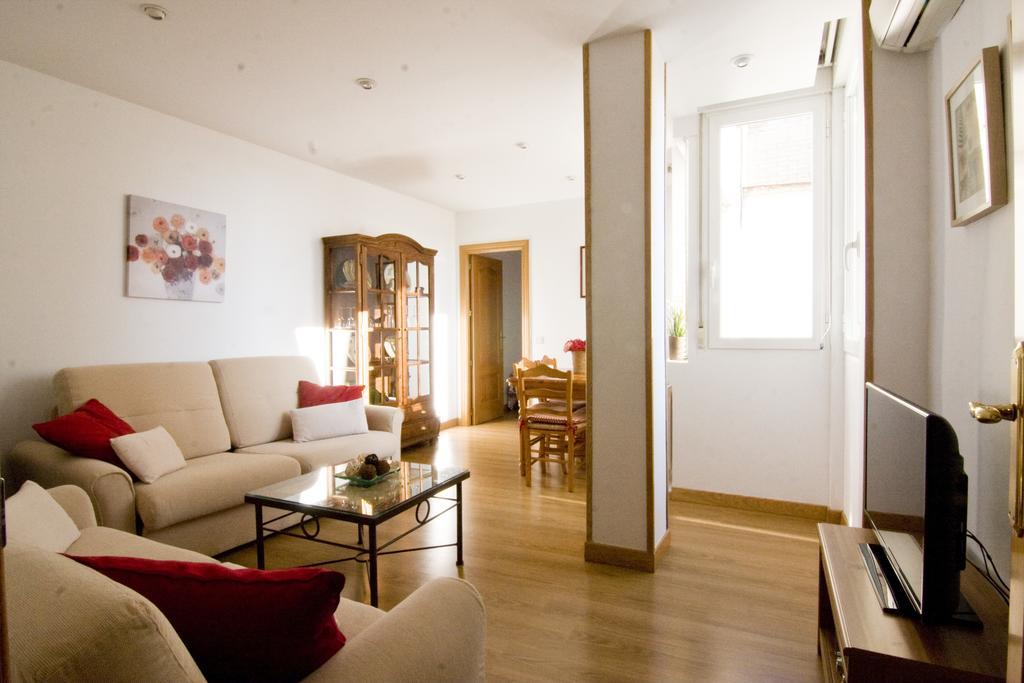 Atico Latina Apartment Madrid Bagian luar foto
