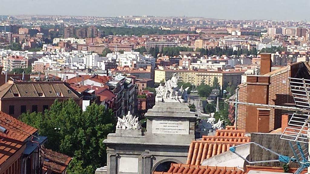 Atico Latina Apartment Madrid Bagian luar foto