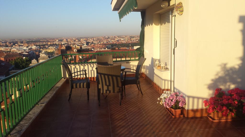 Atico Latina Apartment Madrid Bagian luar foto