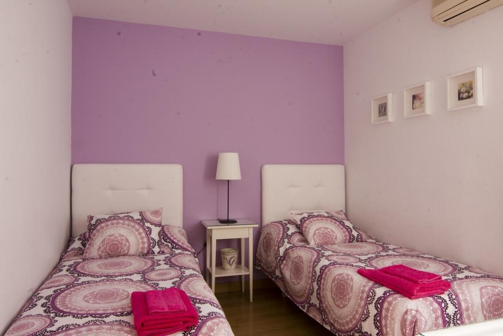 Atico Latina Apartment Madrid Bagian luar foto