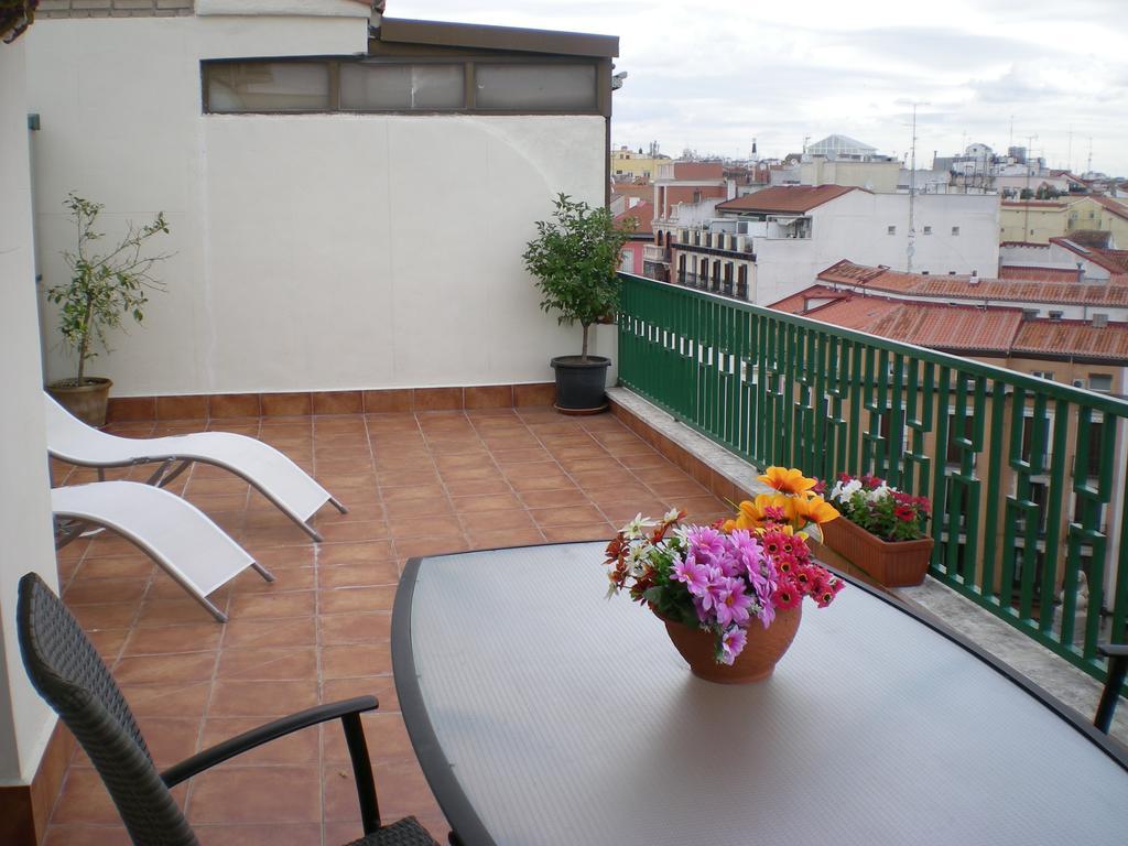Atico Latina Apartment Madrid Bagian luar foto
