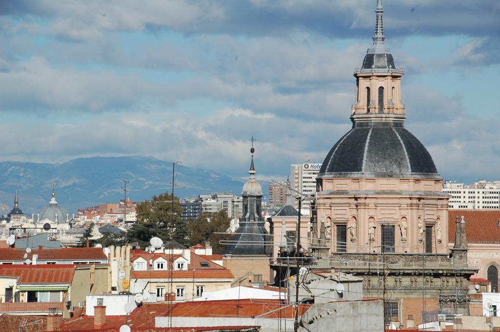 Atico Latina Apartment Madrid Bagian luar foto