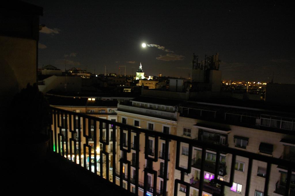 Atico Latina Apartment Madrid Bagian luar foto